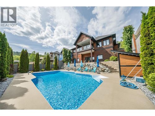 1009 Silvertip Rd, Rossland, BC, V0G0B4 | Card Image