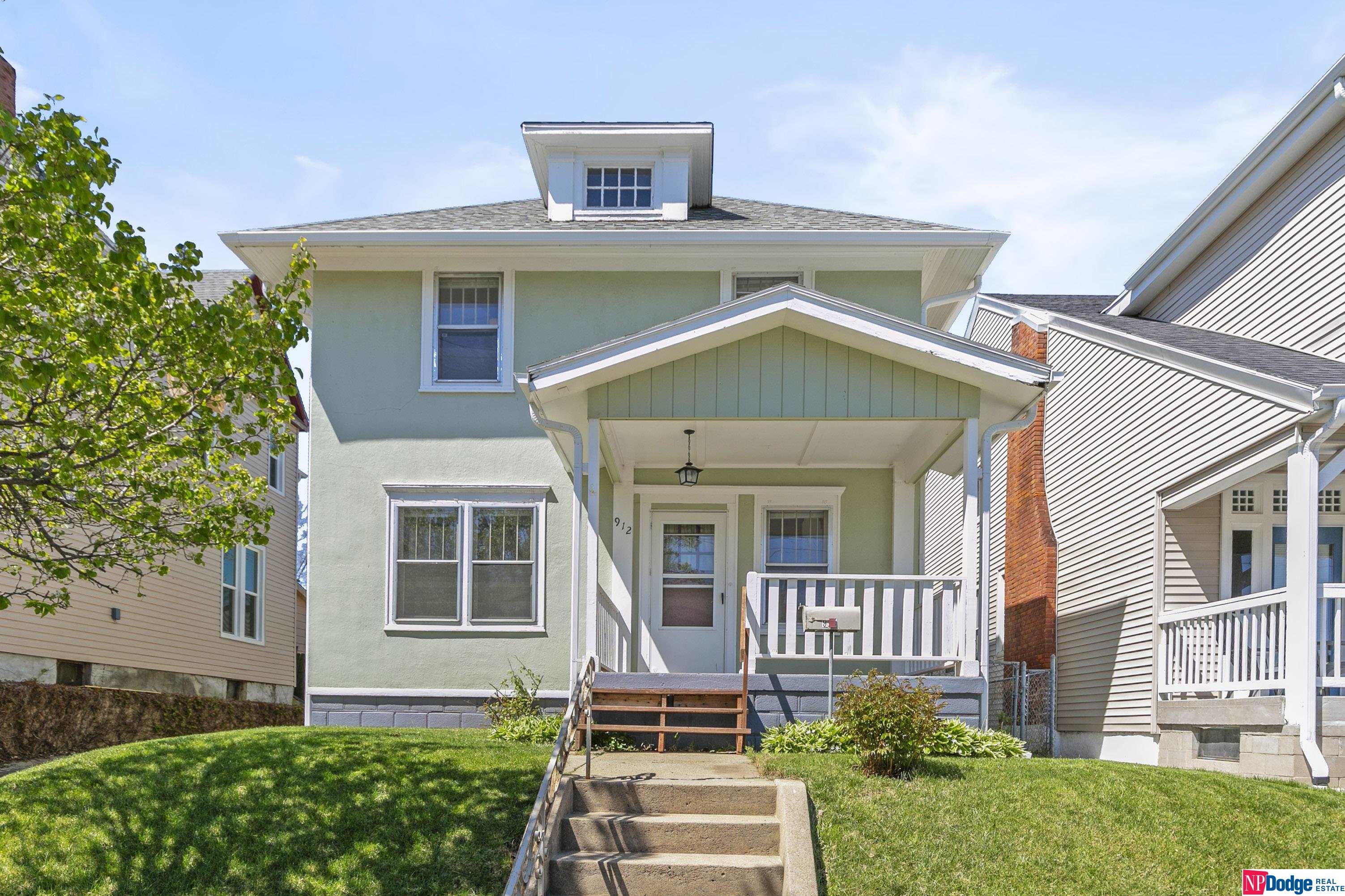33rd St, Omaha, NE 68105