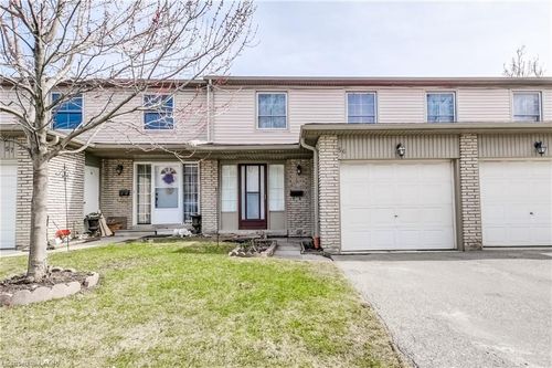 56-3400 Rhonda Valley, Mississauga, ON, L5A3L9 | Card Image
