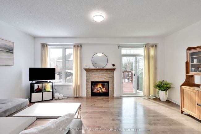 1111 Cobble Hill Dr, House attached with 3 bedrooms, 4 bathrooms and 1 parking in Nepean ON | Image 14
