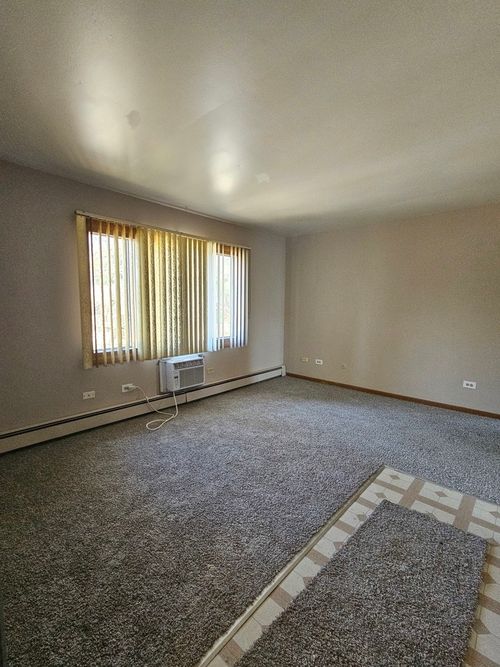 apt-5-1335 Abbott Dr, Elgin, IL, 60123-1868 | Card Image