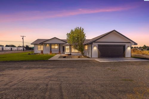1606 Road 68, Pasco, WA, 99301-2053 | Card Image