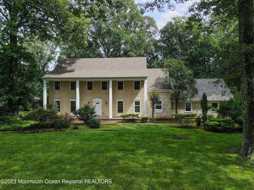 18 Seven Oaks Dr, Holmdel, NJ, 07733-1925 | Card Image
