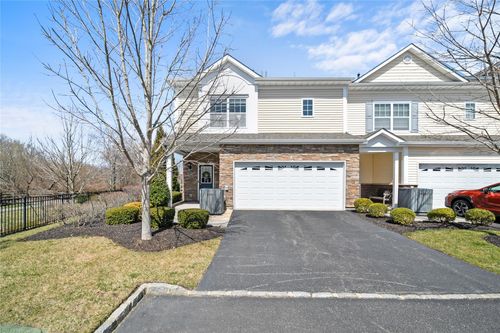 133 Rosebud Ct, Patchogue, NY, 11772-4180 | Card Image