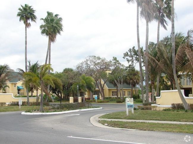 APT-201 - 2823 N Course Dr, Condo with 2 bedrooms, 2 bathrooms and null parking in Pompano Beach FL | Image 32
