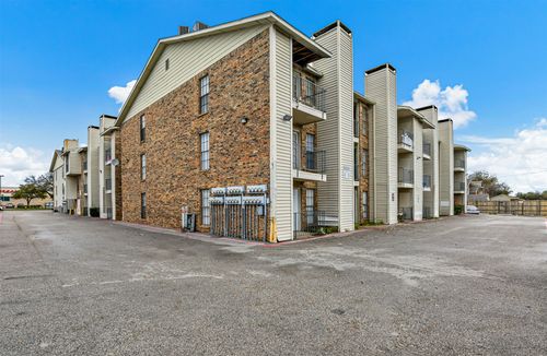 321-9520 Royal Ln, Dallas, TX, 75243-7623 | Card Image