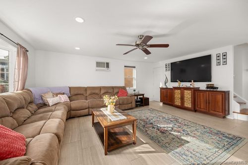 19 W 13th Rd, Broad Channel, NY, 11693-1101 | Card Image