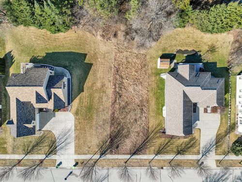 1503 Red Oak Drive Drive, Hartford, WI, 53027 | Card Image