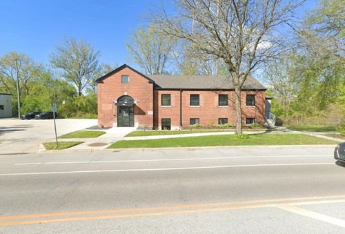 4121 N Wilson Dr, Shorewood, WI, 53211-1850 | Card Image