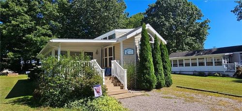 118 Dunns Corner Rd, Westerly, RI, 02891-5810 | Card Image