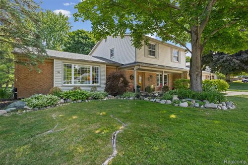 16610 Old Bedford Rd, Northville, MI, 48168-2067 | Card Image