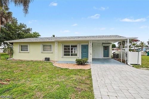 5403 Baylor Ln, Fort Myers, FL, 33908-2201 | Card Image