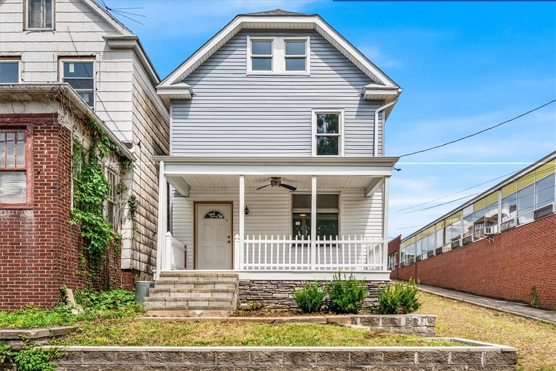 Kenneth Ave, New Kensington, PA 15068