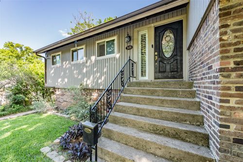 509 Westcliff Dr, Euless, TX, 76040-4877 | Card Image