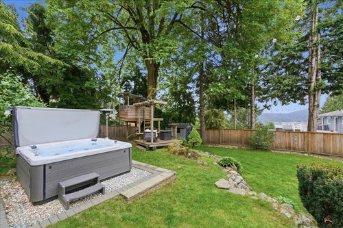 4158 Mount Seymour Pky, North Vancouver, BC, V7G1C5 | Card Image
