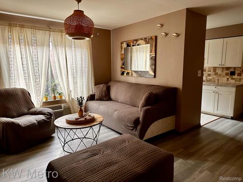 apt-3a-15219 E 9 Mile Rd, Eastpointe, MI, 48021-2281 | Card Image