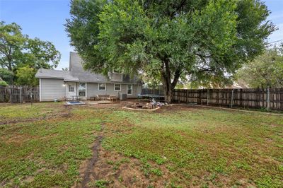 501 Nw Newton Drive, House other with 4 bedrooms, 2 bathrooms and null parking in Burleson TX | Image 2