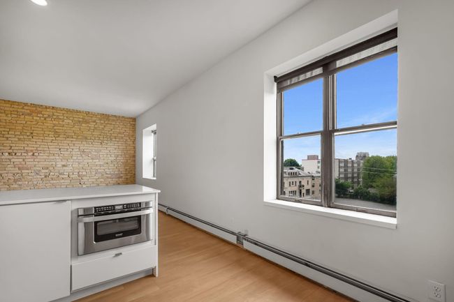 APT-404 - 2109 Blaisdell Ave, Condo with 2 bedrooms, 1 bathrooms and null parking in Minneapolis MN | Image 7
