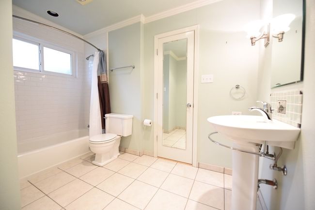 13021 Mitchwin Rd, House other with 3 bedrooms, 2 bathrooms and null parking in Farmers Branch TX | Image 13