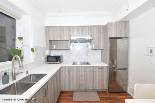 1151 W 21st St, North Vancouver, BC, V7P2C7 | Card Image