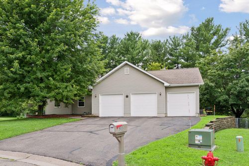 503 Hillcrest Dr, Roberts, WI, 54023-9721 | Card Image