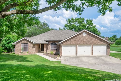 313 Ridge Crest Dr, Seguin, TX, 78155-9480 | Card Image