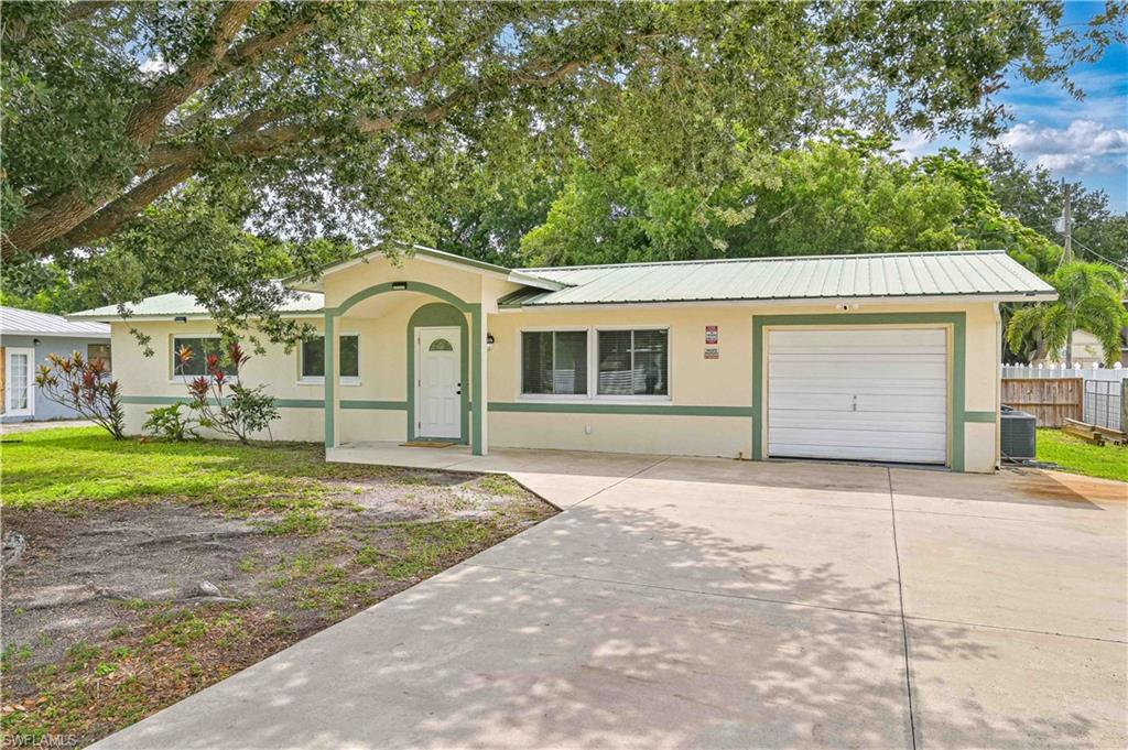 Residential in NORTH FORT MYERS