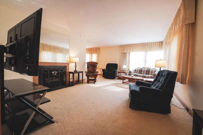 Living Room | Image 6