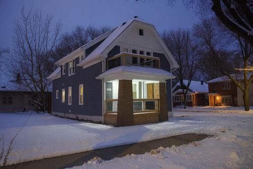 402 W Melvina Street, Milwaukee, WI, 53212 | Card Image