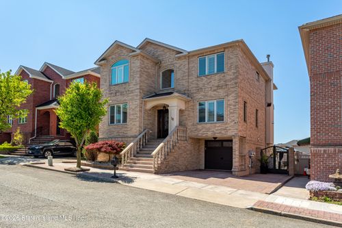 18 Monahan Ave, Staten Island, NY, 10314-6210 | Card Image