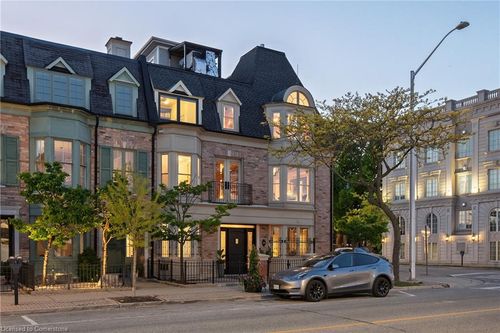 239 Church St, Oakville, ON, L6J1N4 | Card Image