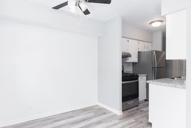 APT-202 - 300 S Roselle Rd, Home with 1 bedrooms, 1 bathrooms and 2 parking in Schaumburg IL | Image 10