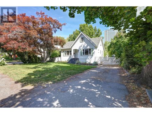 258 Riverside Ave, Kelowna, BC, V1Y1A6 | Card Image