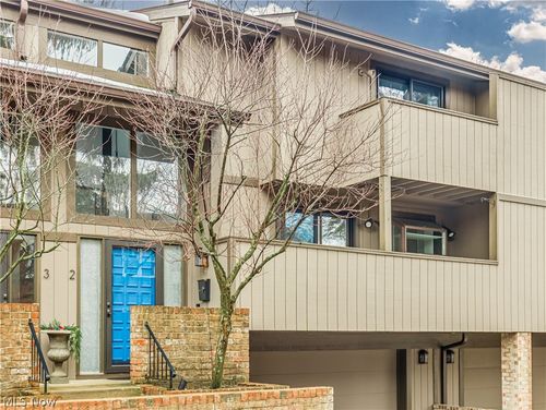 apt-2-2675 Warrensville Center Rd, Shaker Heights, OH, 44122-1839 | Card Image