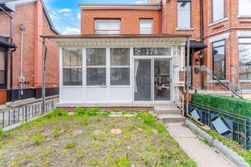 174 Lansdowne Ave, Toronto, ON, M6K2V9 | Card Image