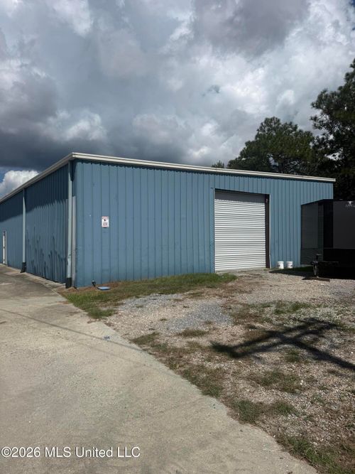 108 Industrial Park Cir, Ocean Springs, MS, 39564-5836 | Card Image