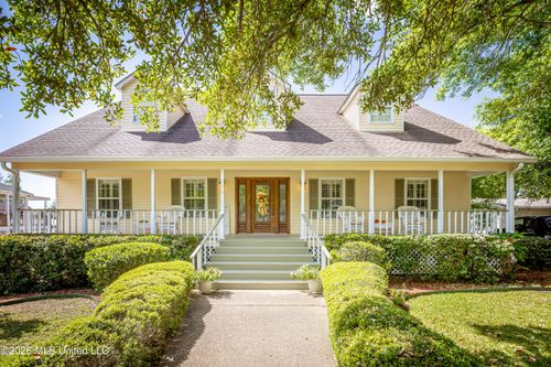726 Live Oak Dr, Biloxi, MS, 39532-4322 | Card Image