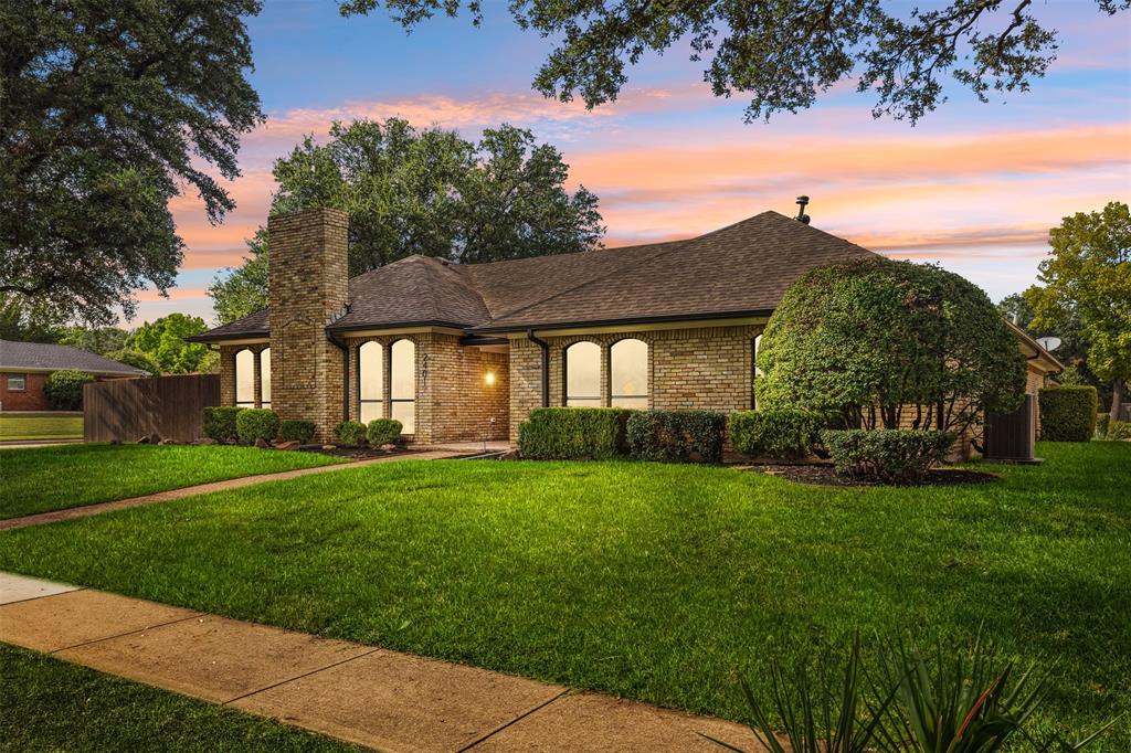 Honeysuckle Dr, Richardson, TX 75082