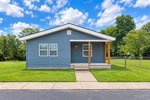 230 Alabama St, Sikeston, MO, 63801-2304 | Card Image