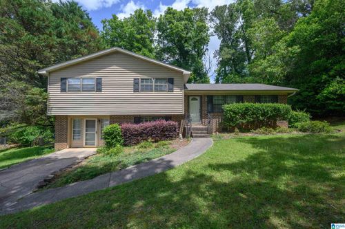 205 Dale Dr, Alabaster, AL, 35007-7513 | Card Image