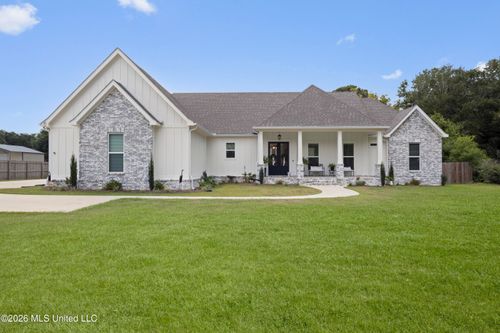 1739 Noble Rd, Ocean Springs, MS, 39564-0612 | Card Image