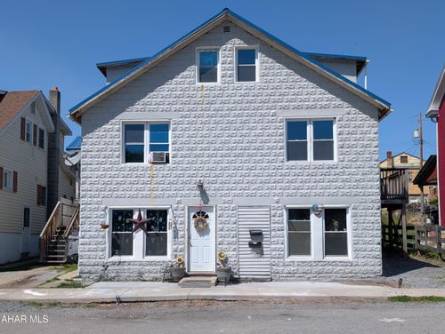 806 Spring St, Saxton, PA, 16678-1104 | Card Image