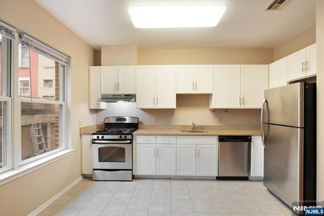 25 Duncan Ave, Condo with 2 bedrooms, 2 bathrooms and null parking in Jersey City NJ | Image 9