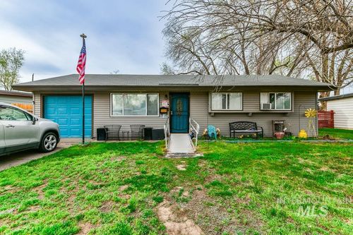 1045 E 16th N, Mountain Home, ID, 83647-1808 | Card Image