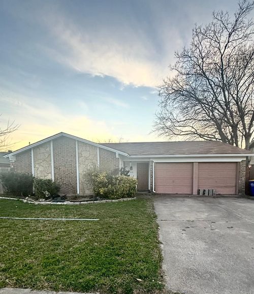 7533 Meadowlark Ln N, Watauga, TX, 76148-1739 | Card Image