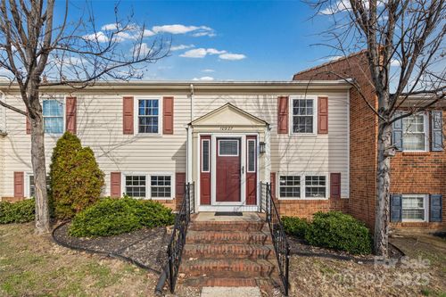 10927 Hunter Trail Ln, Charlotte, NC, 28226-1624 | Card Image