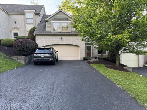 202 Parkview Dr, Pleasant Hills, PA, 15236-4574 | Card Image