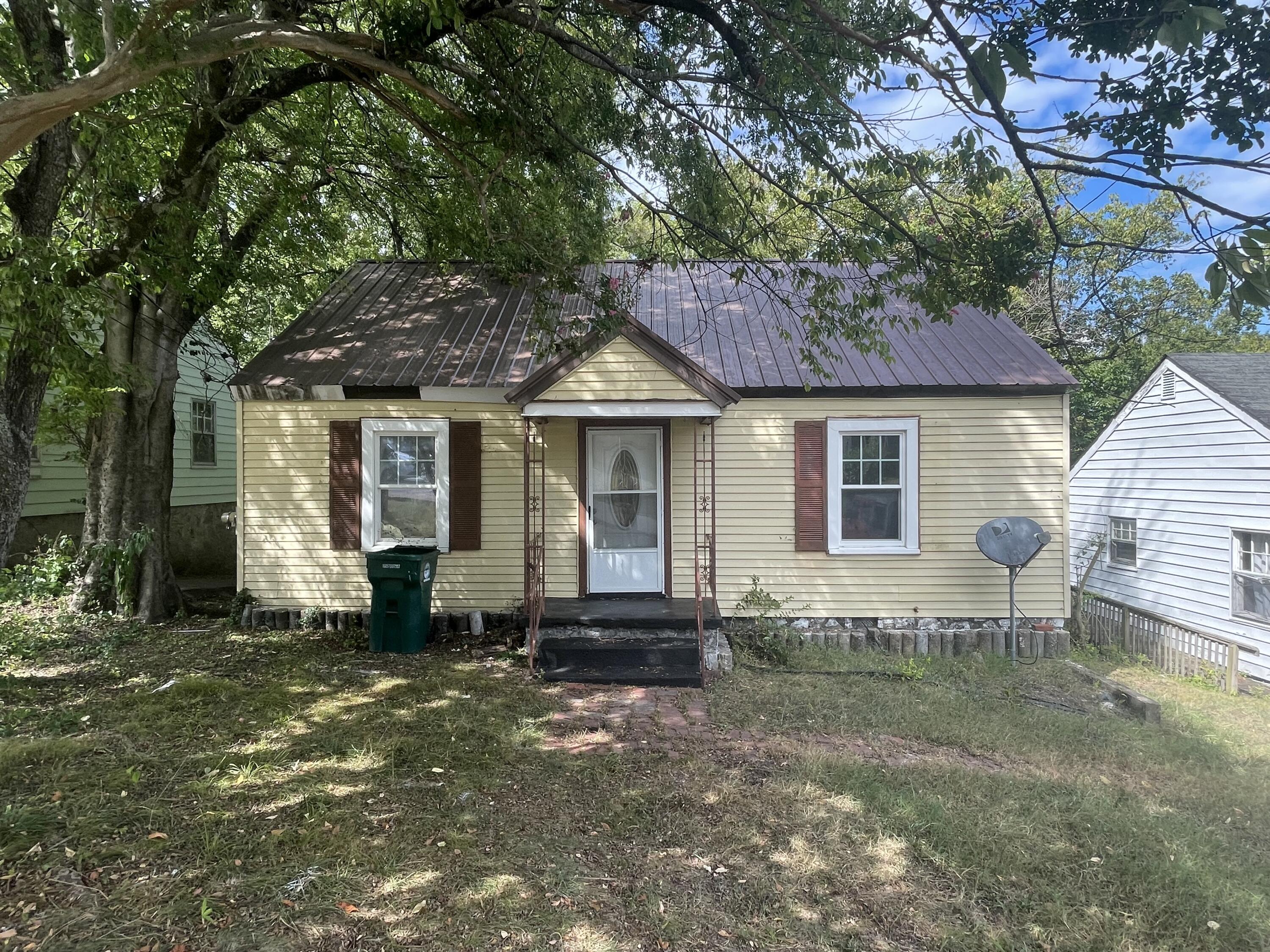Over St, Chattanooga, TN 37411