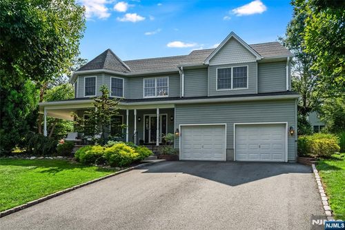 171 Oakland St, Hillsdale, NJ, 07642-1623 | Card Image