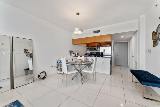APT-5006 - 1750 N Bayshore Dr, Condo with 1 bedrooms, 1 bathrooms and null parking in Miami FL | Image 4